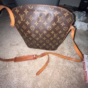 Louis vuitton shoulder bag